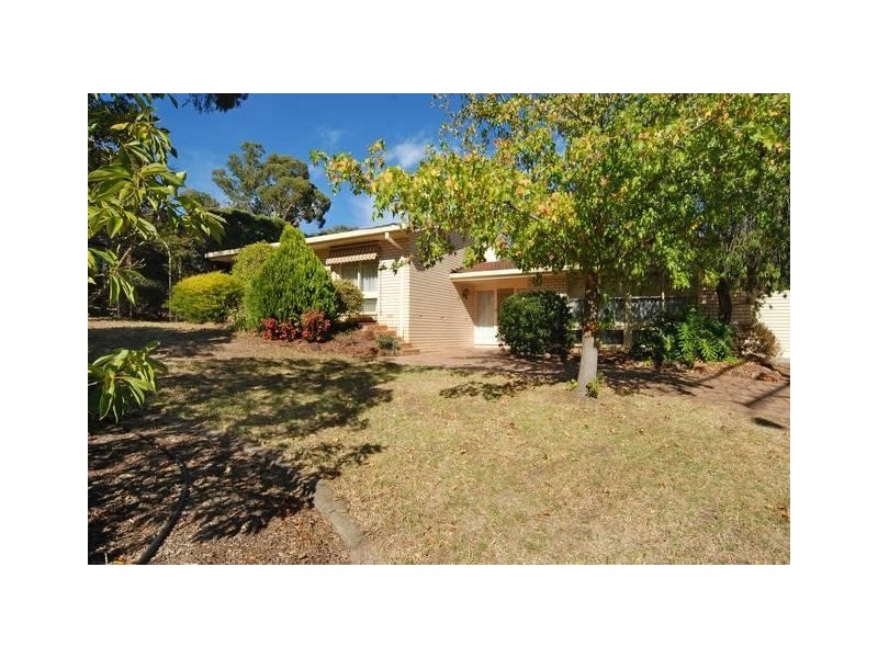 28 Lyn street, Aberfoyle Park SA 5159