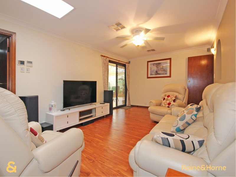 3 Ween Avenue, Happy Valley SA 5159