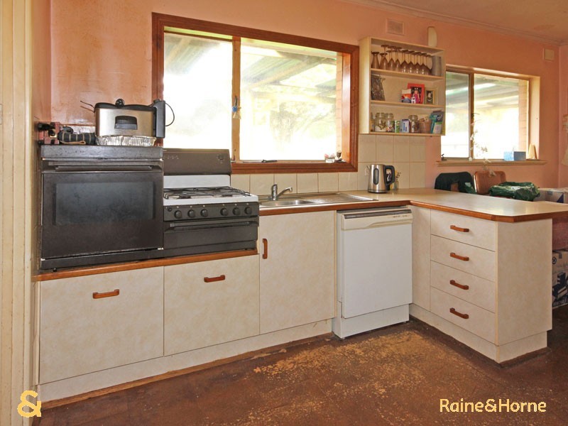 8 Roger Road, Morphett Vale SA 5162