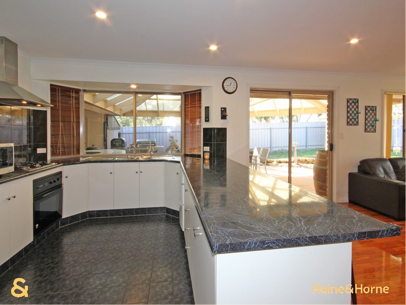 10 Mori Street, Woodcroft SA 5162