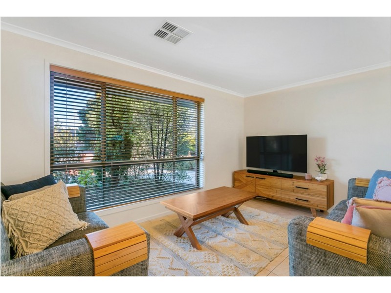 6 Dylan Court, Woodcroft SA 5162