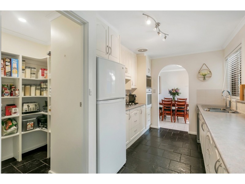 6 Dylan Court, Woodcroft SA 5162