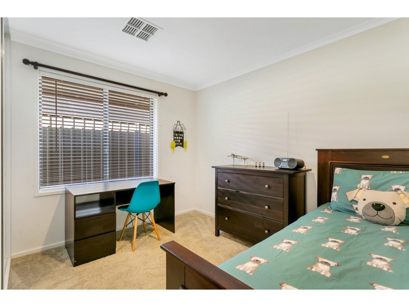 6 Dylan Court, Woodcroft SA 5162