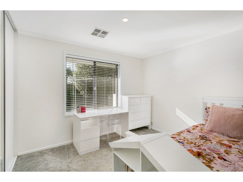 6 Dylan Court, Woodcroft SA 5162