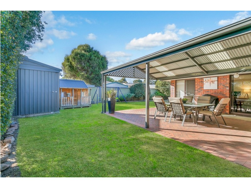 6 Dylan Court, Woodcroft SA 5162