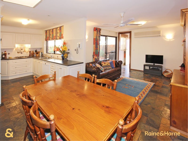 8 Tennessee Drive, Happy Valley SA 5159