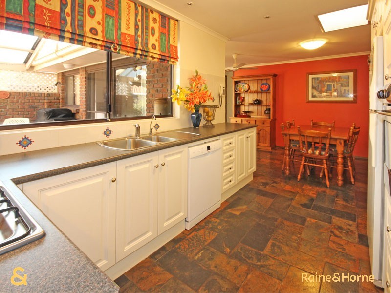 8 Tennessee Drive, Happy Valley SA 5159