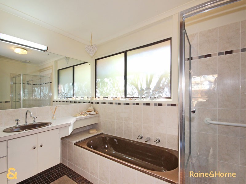 8 Tennessee Drive, Happy Valley SA 5159