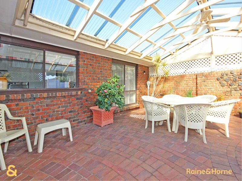 8 Tennessee Drive, Happy Valley SA 5159