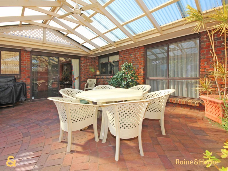 8 Tennessee Drive, Happy Valley SA 5159