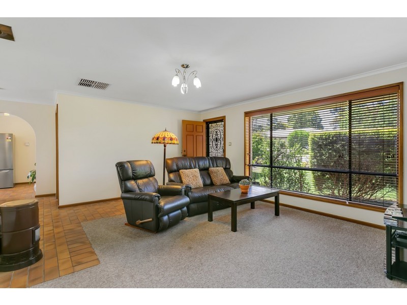 14 Garnet Crescent, Flagstaff Hill SA 5159