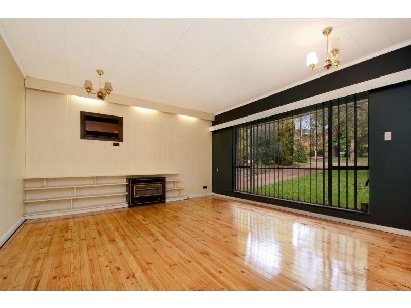 4 Allen Drive, Para Hills SA 5096