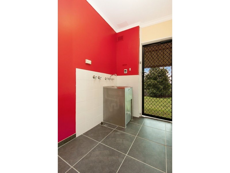 4 Allen Drive, Para Hills SA 5096