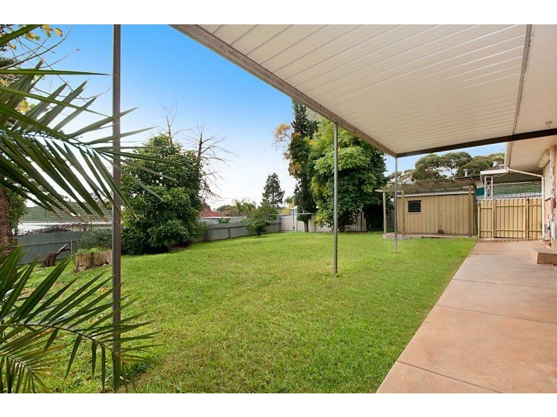4 Allen Drive, Para Hills SA 5096