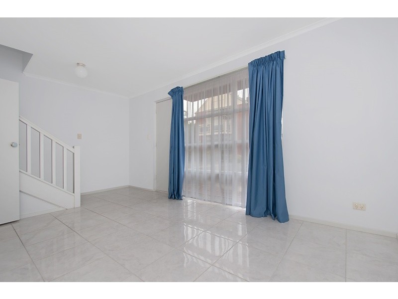 2/1 Francis Ridley Cct, Brompton SA 5007