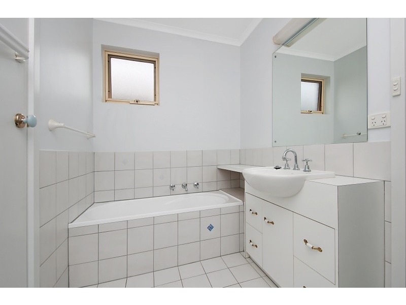 2/1 Francis Ridley Cct, Brompton SA 5007