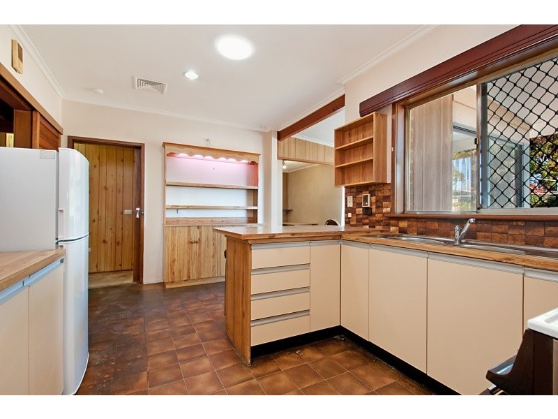 2 Jennifer Drive, Morphett Vale SA 5162