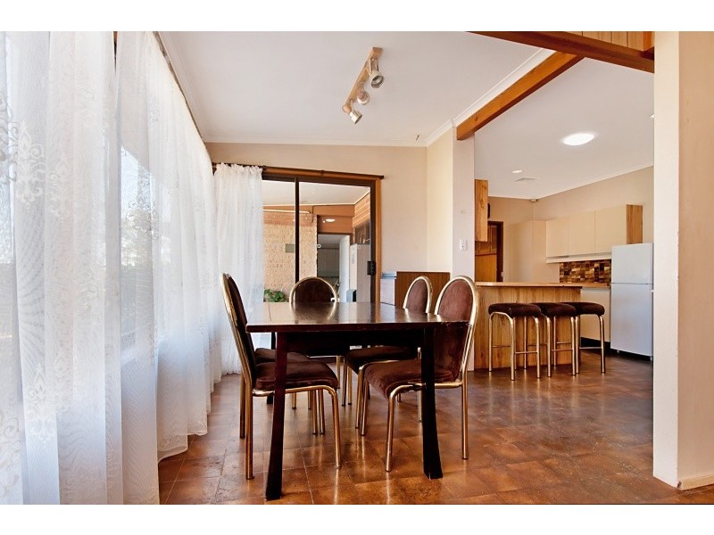 2 Jennifer Drive, Morphett Vale SA 5162