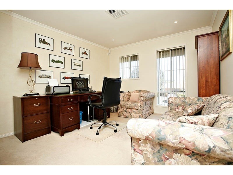 16 St. James Boulevard, Brompton SA 5007