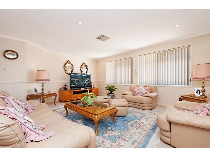 16 St. James Boulevard, Brompton SA 5007