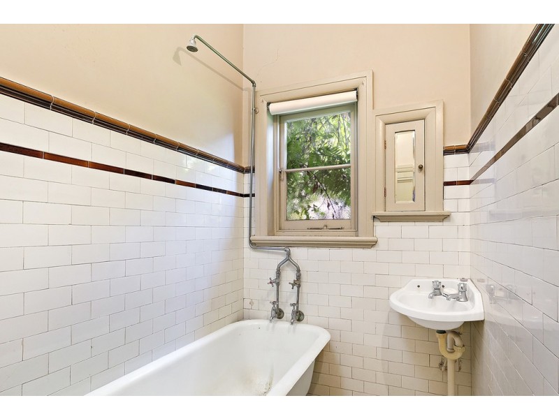 6 Wallace Street, Ashfield NSW 2131