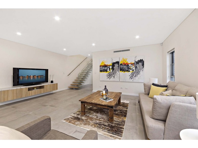 8 Tudor Street, Campsie NSW 2194