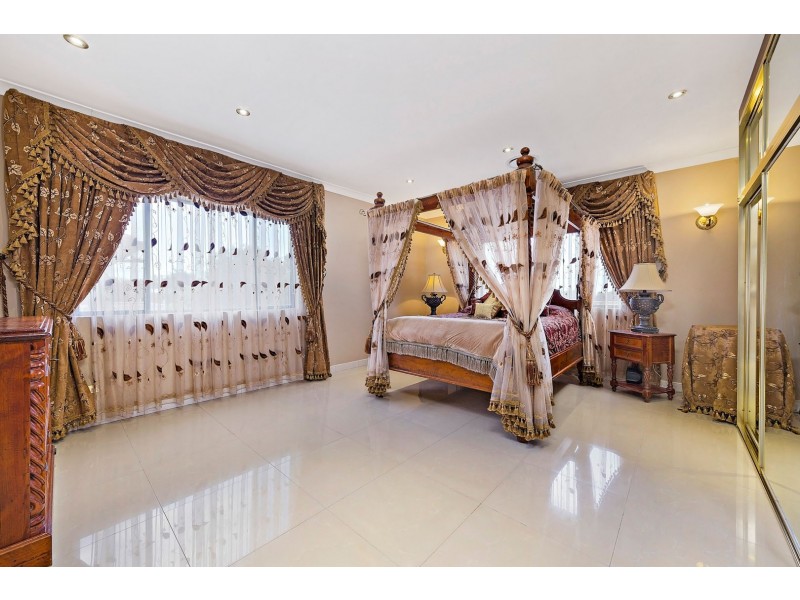 40 Pomona Street, Greenacre NSW 2190