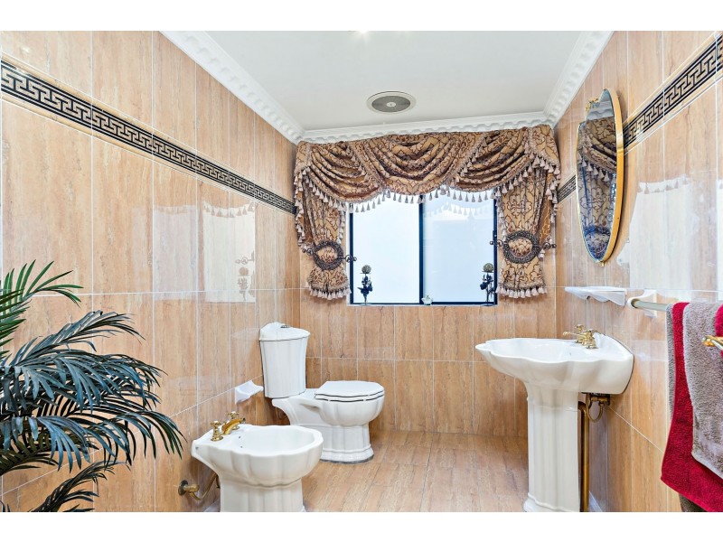 40 Pomona Street, Greenacre NSW 2190