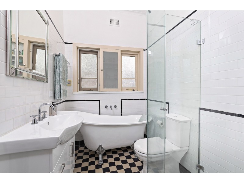 6 Bruce Street, Ashfield NSW 2131