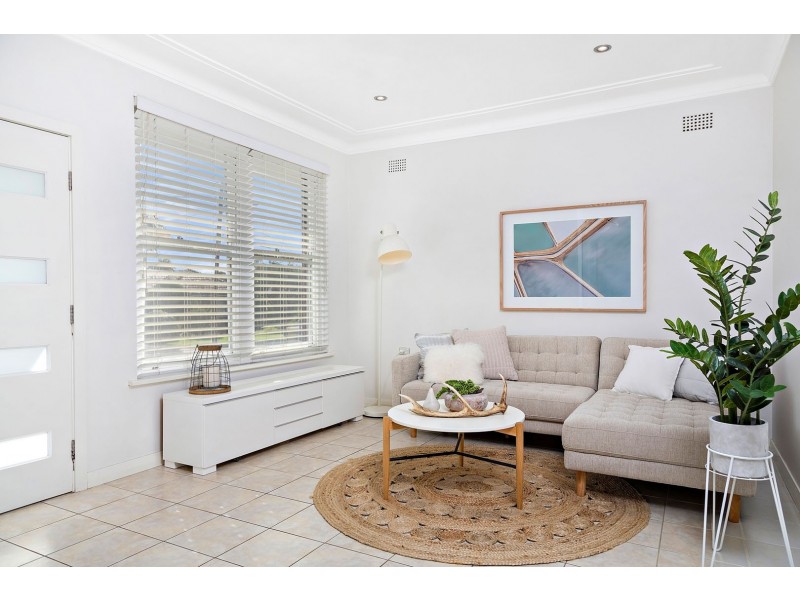 22 Junee Crescent, Kingsgrove NSW 2208