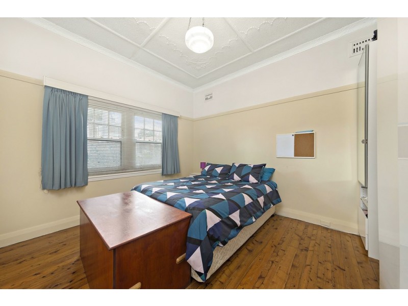 33 Linthorn Avenue, Croydon Park NSW 2133