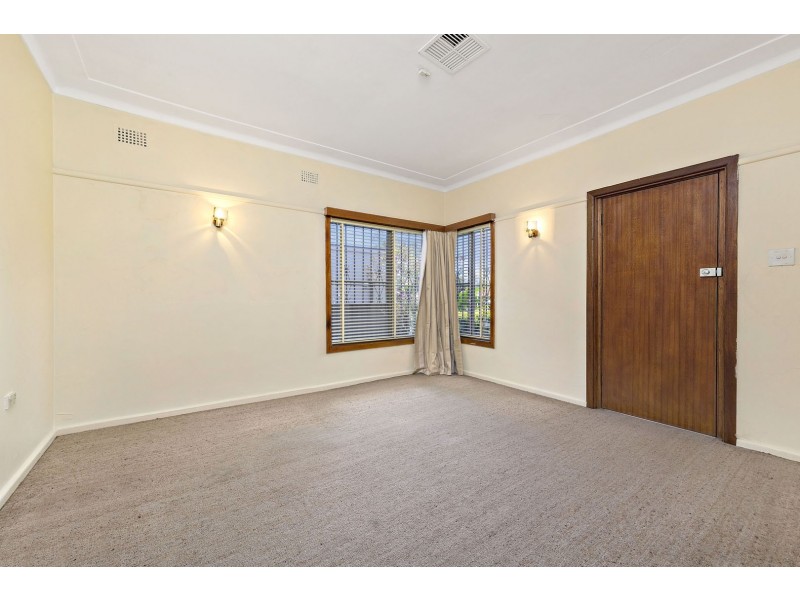 19 Jay Avenue, Belfield NSW 2191