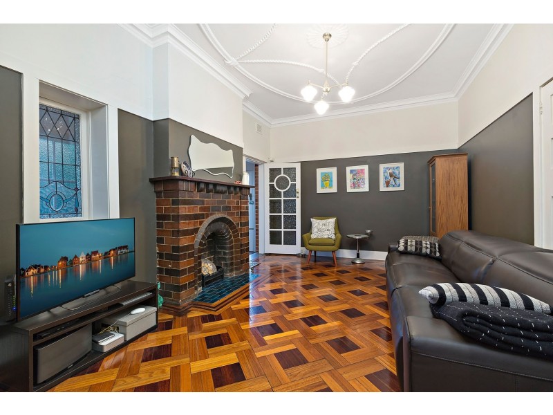 4 Holwood Avenue, Ashfield NSW 2131