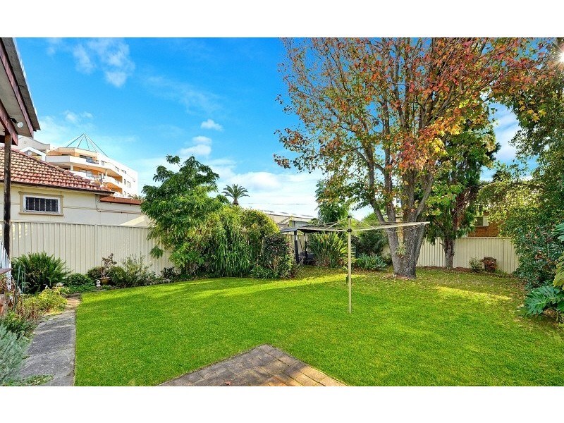 216 Brighton Avenue, Campsie NSW 2194