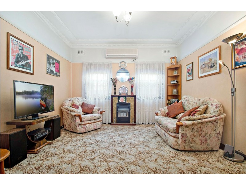 8 Wentworth Street, Croydon Park NSW 2133