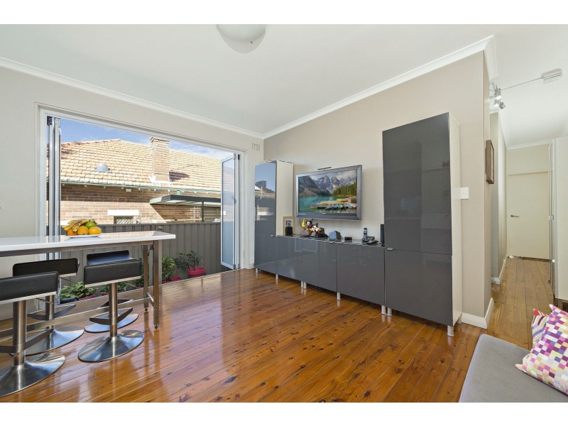 2/6 Dunmore Street, Croydon Park NSW 2133