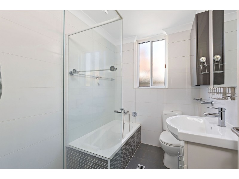 2/6 Dunmore Street, Croydon Park NSW 2133