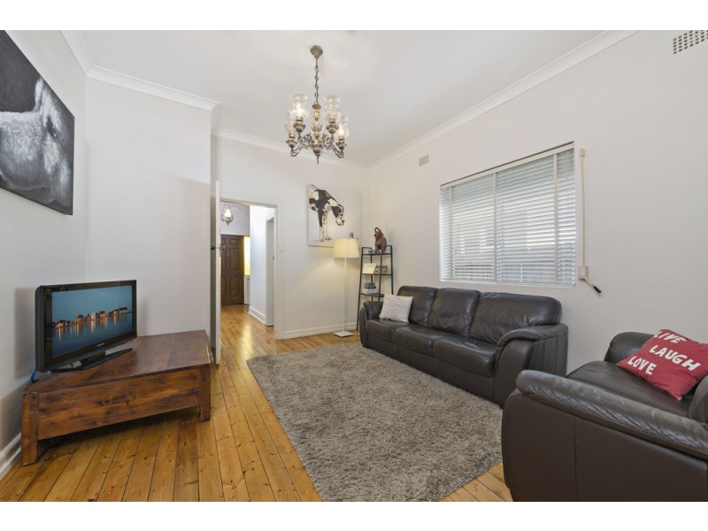 15 Waratah Street, Croydon Park NSW 2133