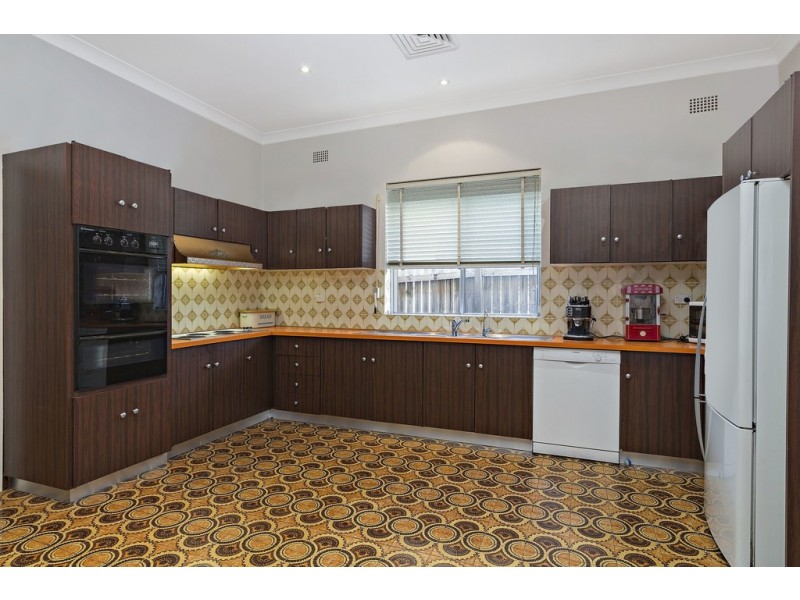 15 Waratah Street, Croydon Park NSW 2133