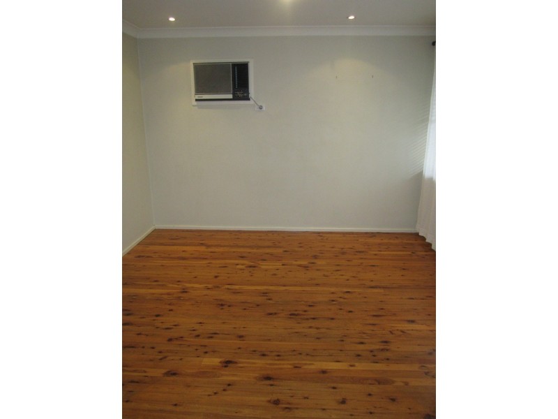 17 Kurrajong Avenue, Georges Hall NSW 2198