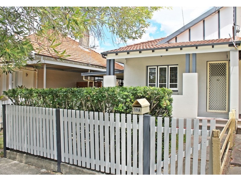 19A Hampton Street, Croydon Park NSW 2133