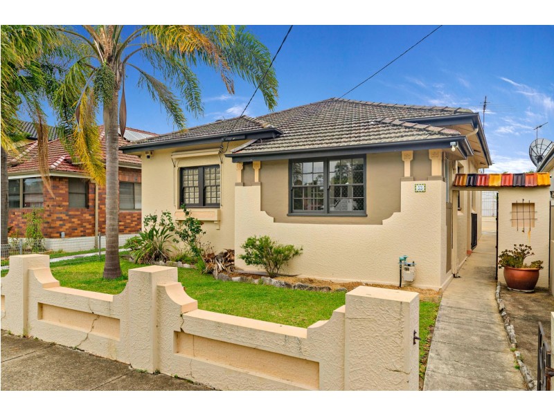 33 Renown Avenue, Wiley Park NSW 2195