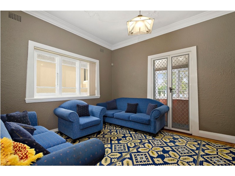 33 Renown Avenue, Wiley Park NSW 2195