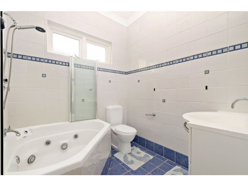 33 Renown Avenue, Wiley Park NSW 2195