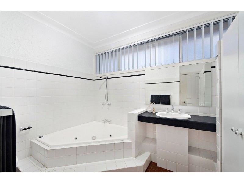 33 Lauma Ave, Greenacre NSW 2190