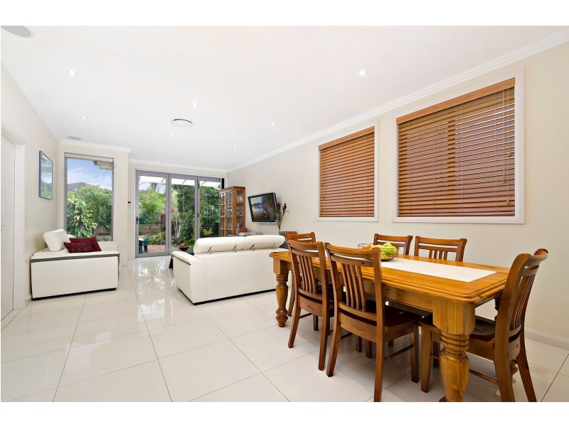 33 Lauma Ave, Greenacre NSW 2190