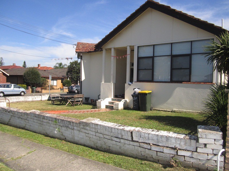 2/17 Boronia Avenue, Burwood NSW 2134