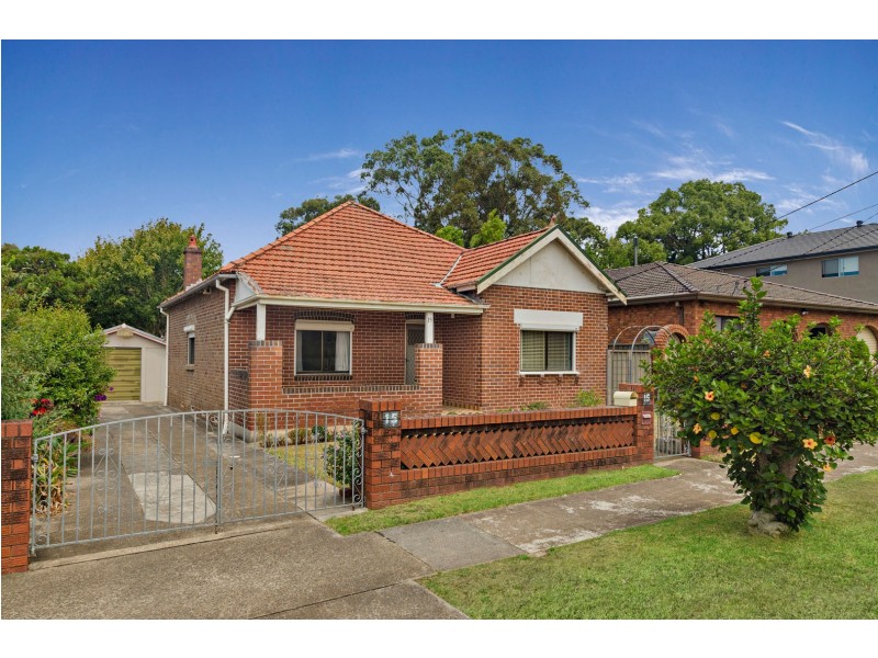 15 Wynnstay Avenue, Enfield NSW 2136