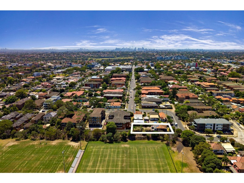 1 Thorncraft Parade, Campsie NSW 2194