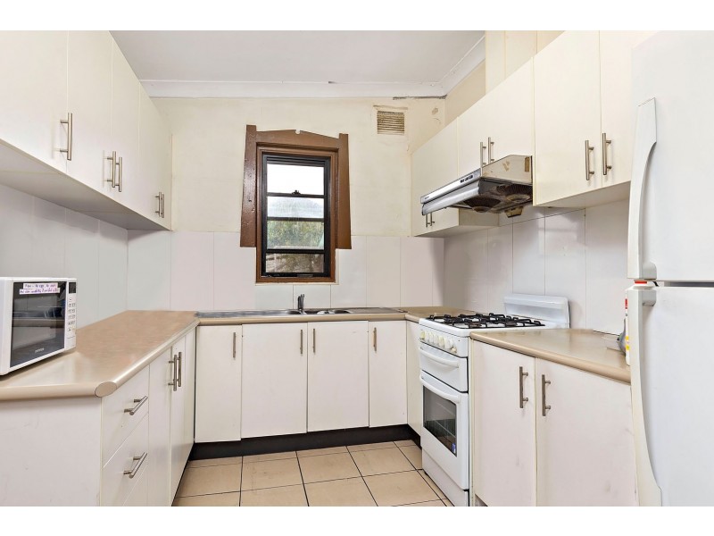 1 Thorncraft Parade, Campsie NSW 2194